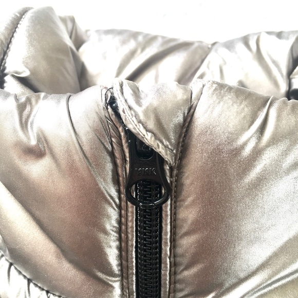 Cool metallic shiny silver girls puffer jacket, Joe Fresh, 5T - Picture 3 of 5